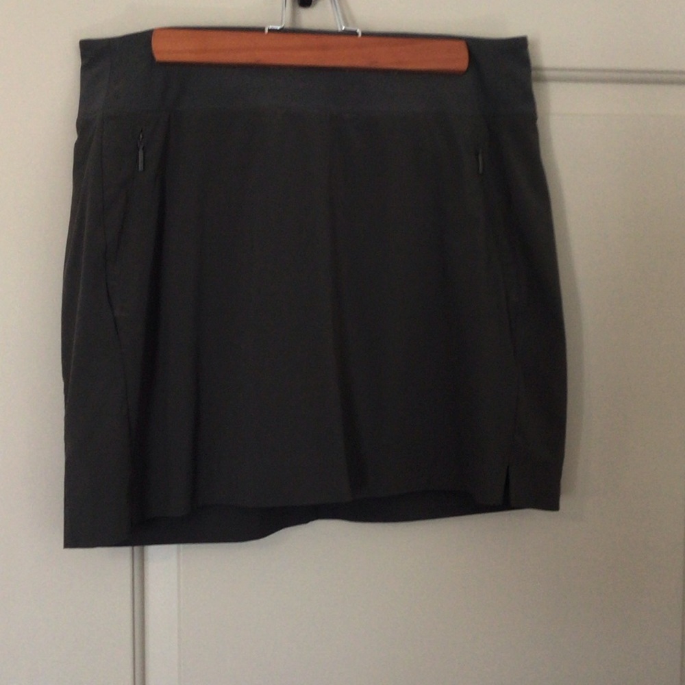 Athleta olive green skort